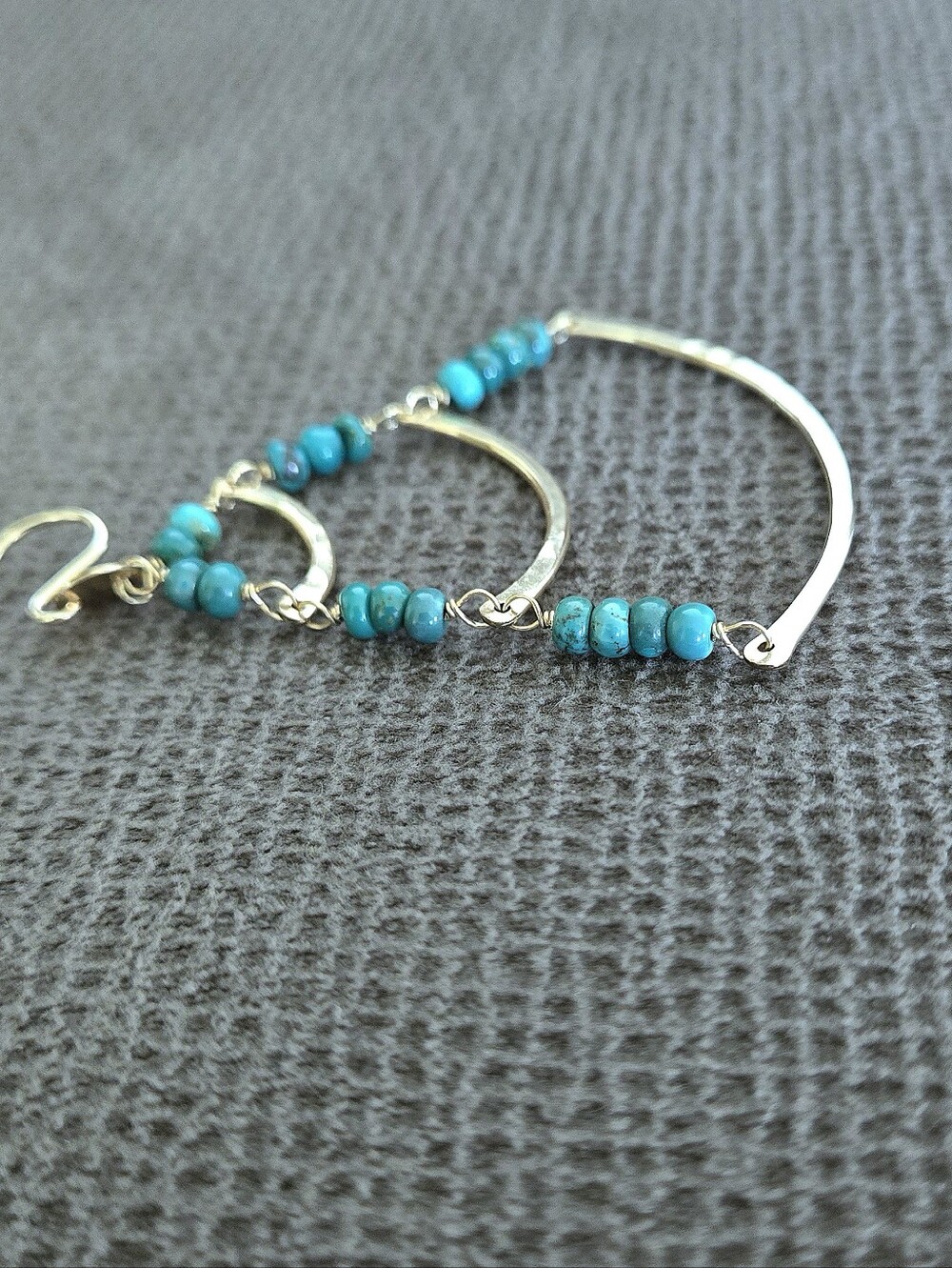 Three3️⃣ Tier Gold💛 Earrings with Turquoise🩵 Beads - NWOT - Picture 10 of 15